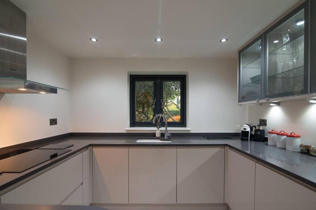 Luxury Coach House Next To Woodland In Knutsford Villa Ngoại thất bức ảnh