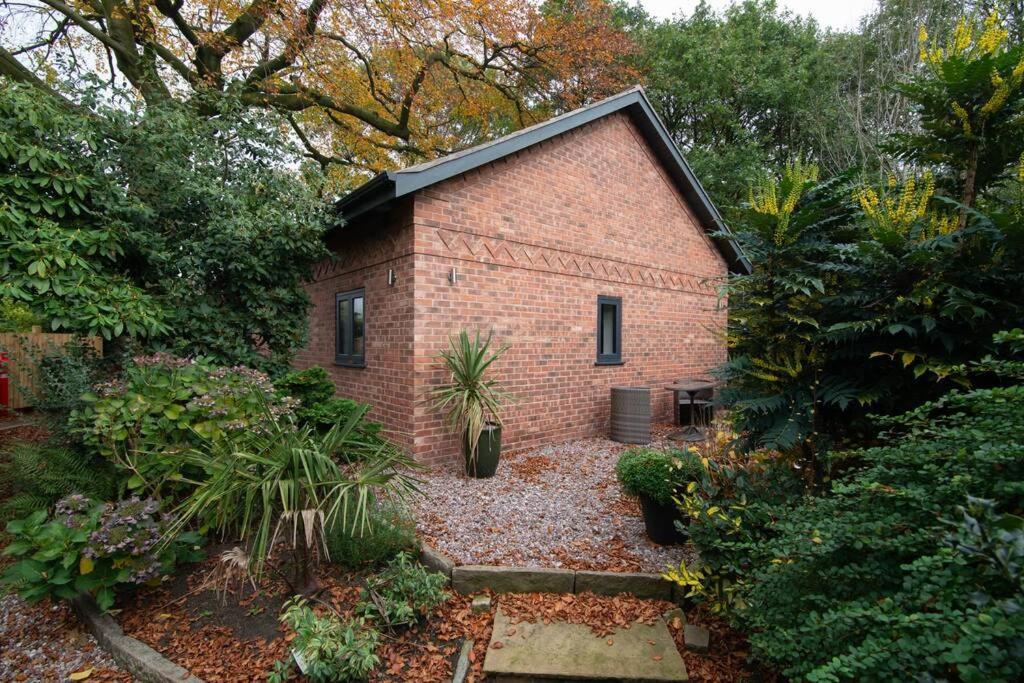 Luxury Coach House Next To Woodland In Knutsford Villa Ngoại thất bức ảnh