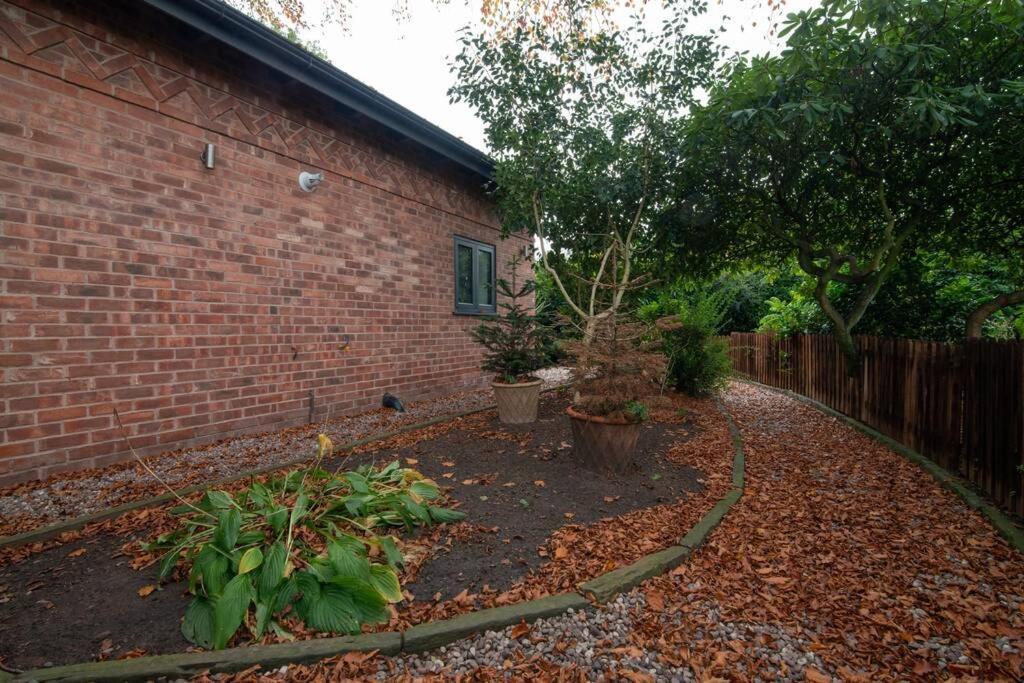 Luxury Coach House Next To Woodland In Knutsford Villa Ngoại thất bức ảnh