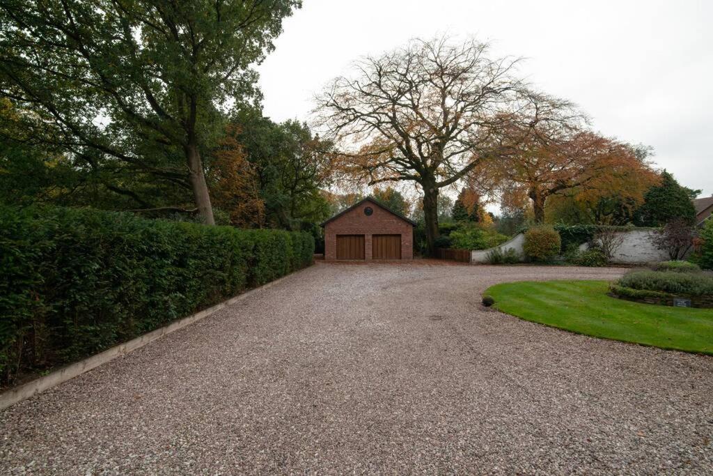 Luxury Coach House Next To Woodland In Knutsford Villa Ngoại thất bức ảnh