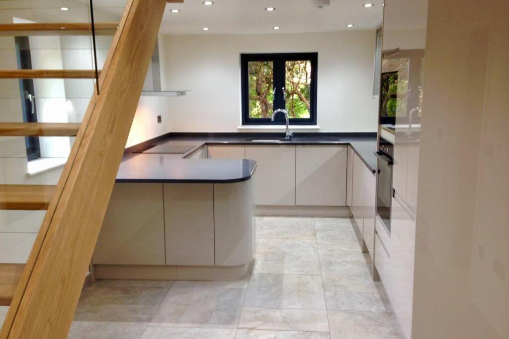 Luxury Coach House Next To Woodland In Knutsford Villa Ngoại thất bức ảnh