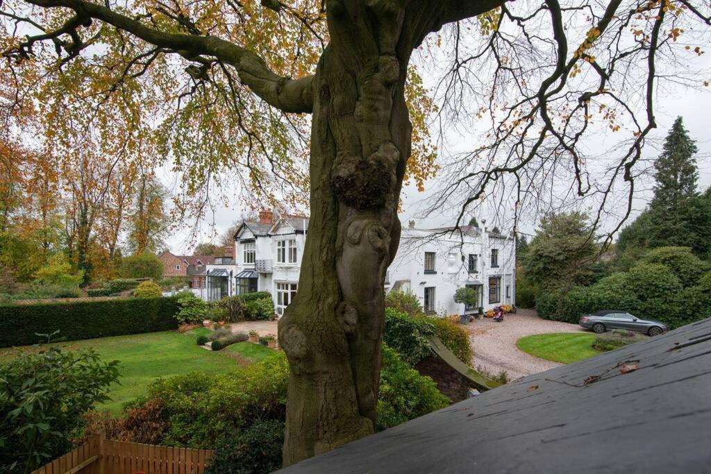 Luxury Coach House Next To Woodland In Knutsford Villa Ngoại thất bức ảnh